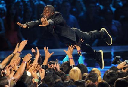 حفل جوائز الـ"MTV": مفاجآت موسيقية وجمالية بالجملة 